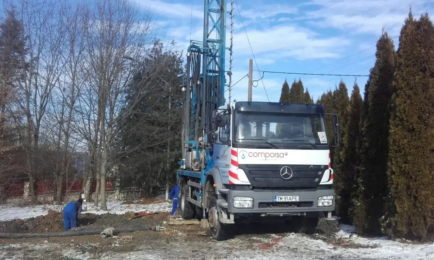 Foraj cu ciocan de fund în rocă dură, executat de Comporsa (10)