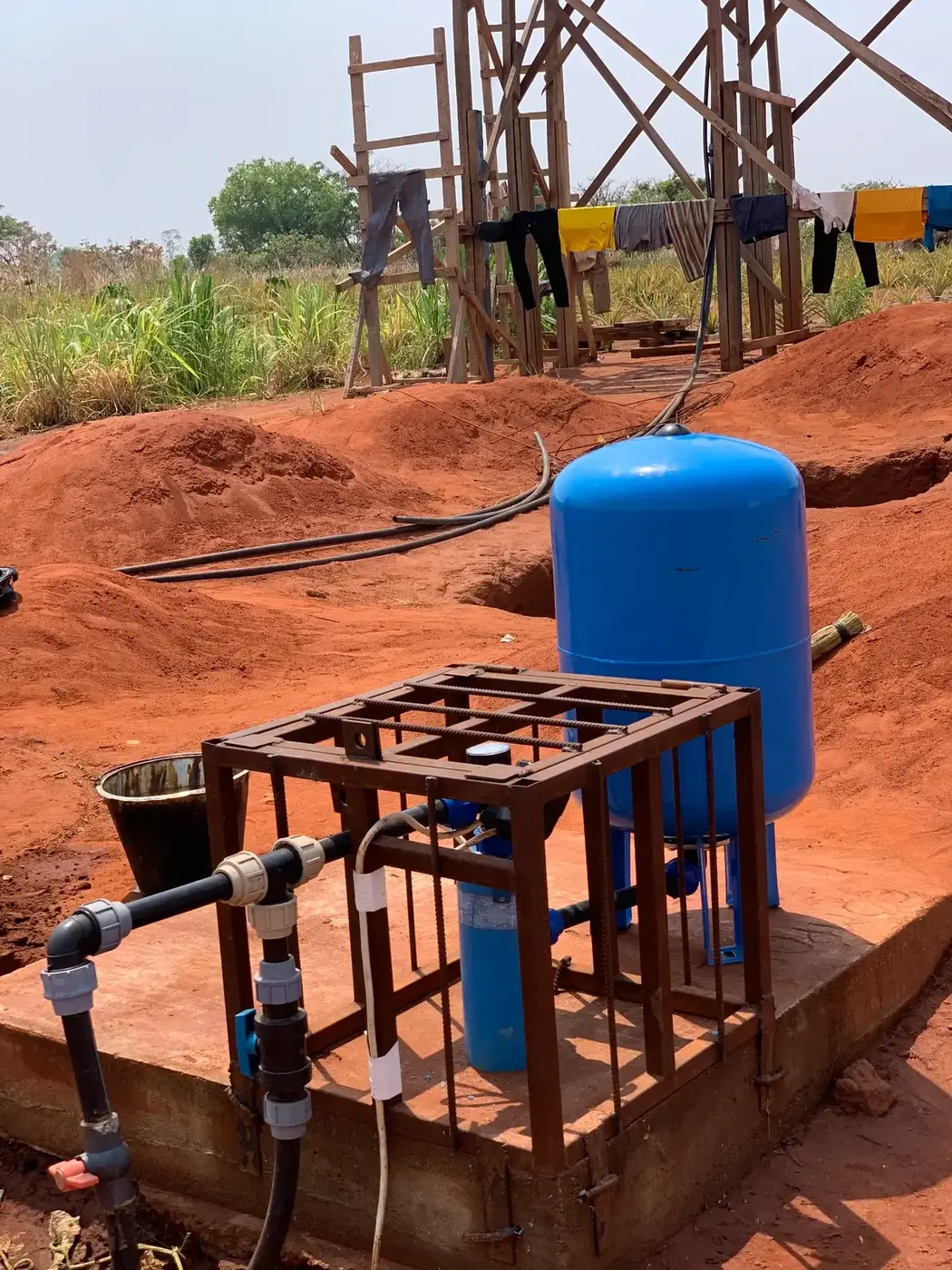 Instalație de foraj Comporsa în lucru pe un șantier din Africa